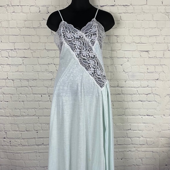 VINTAGE long mint green nightgown - Picture 4 of 10